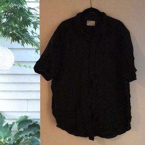 UO mens black short sleeve linen style shirt